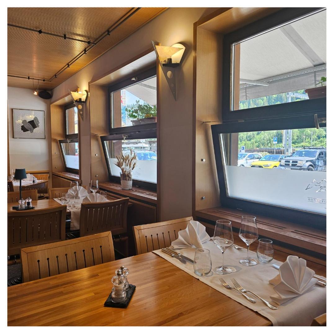 איירולו Hotel & Restaurant Forni מראה חיצוני תמונה